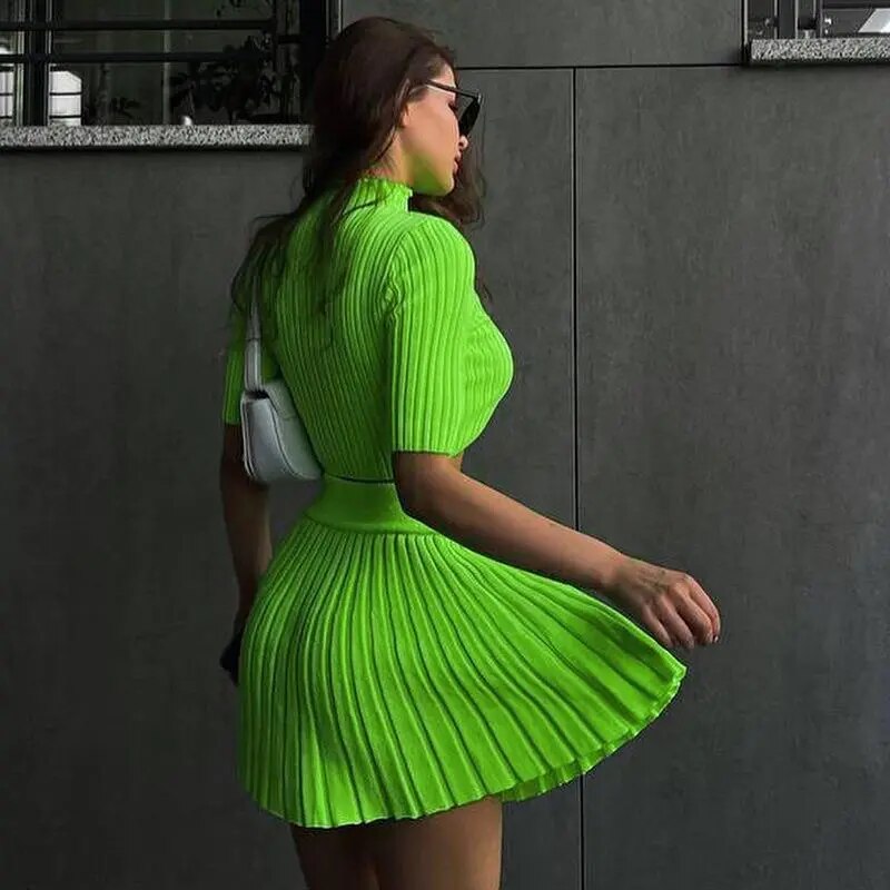 Knitted Short Sleeve Pleated Skirt Set